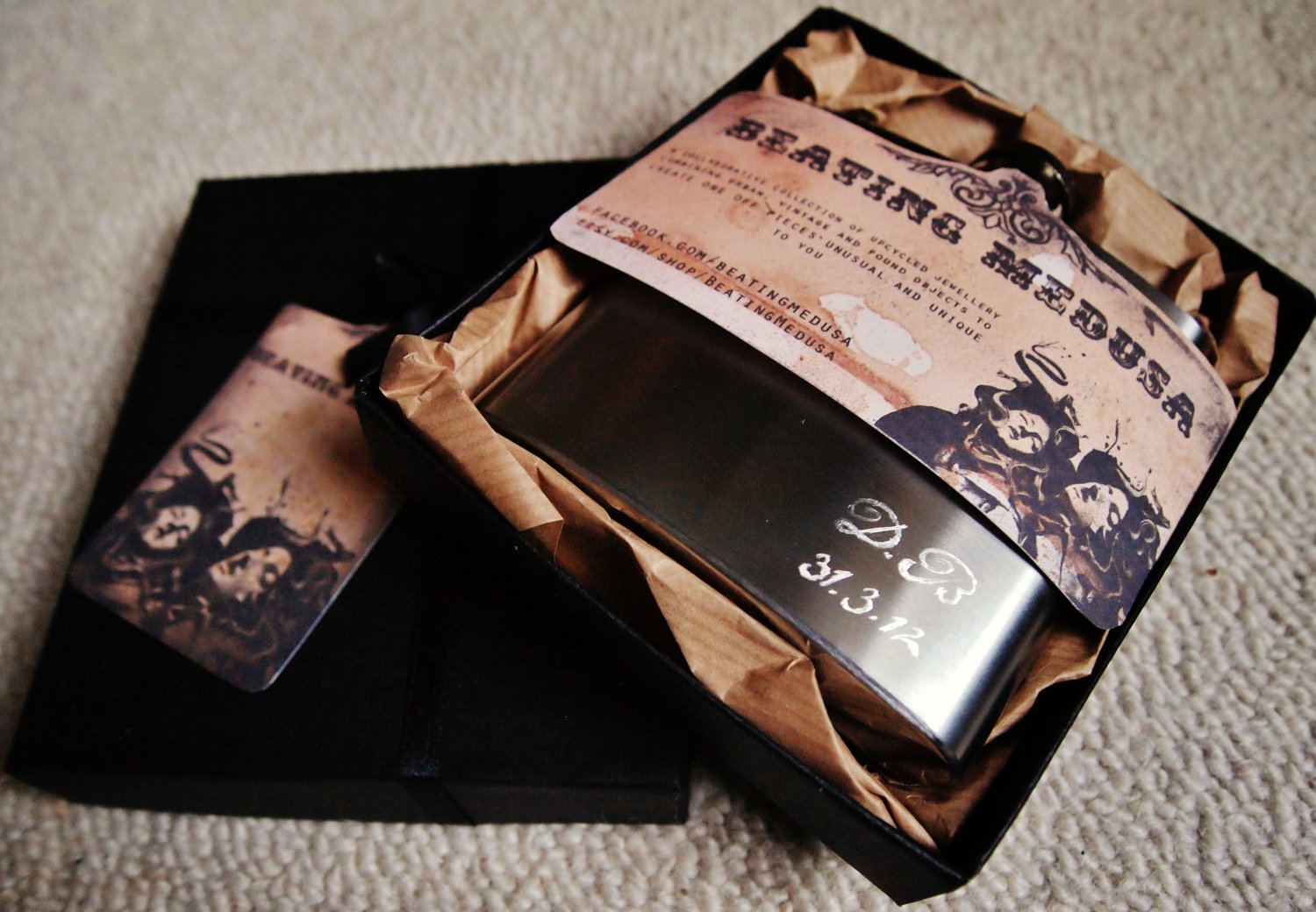 rad wedding gifts for groomsmen best man antique flasks OneWed.com
